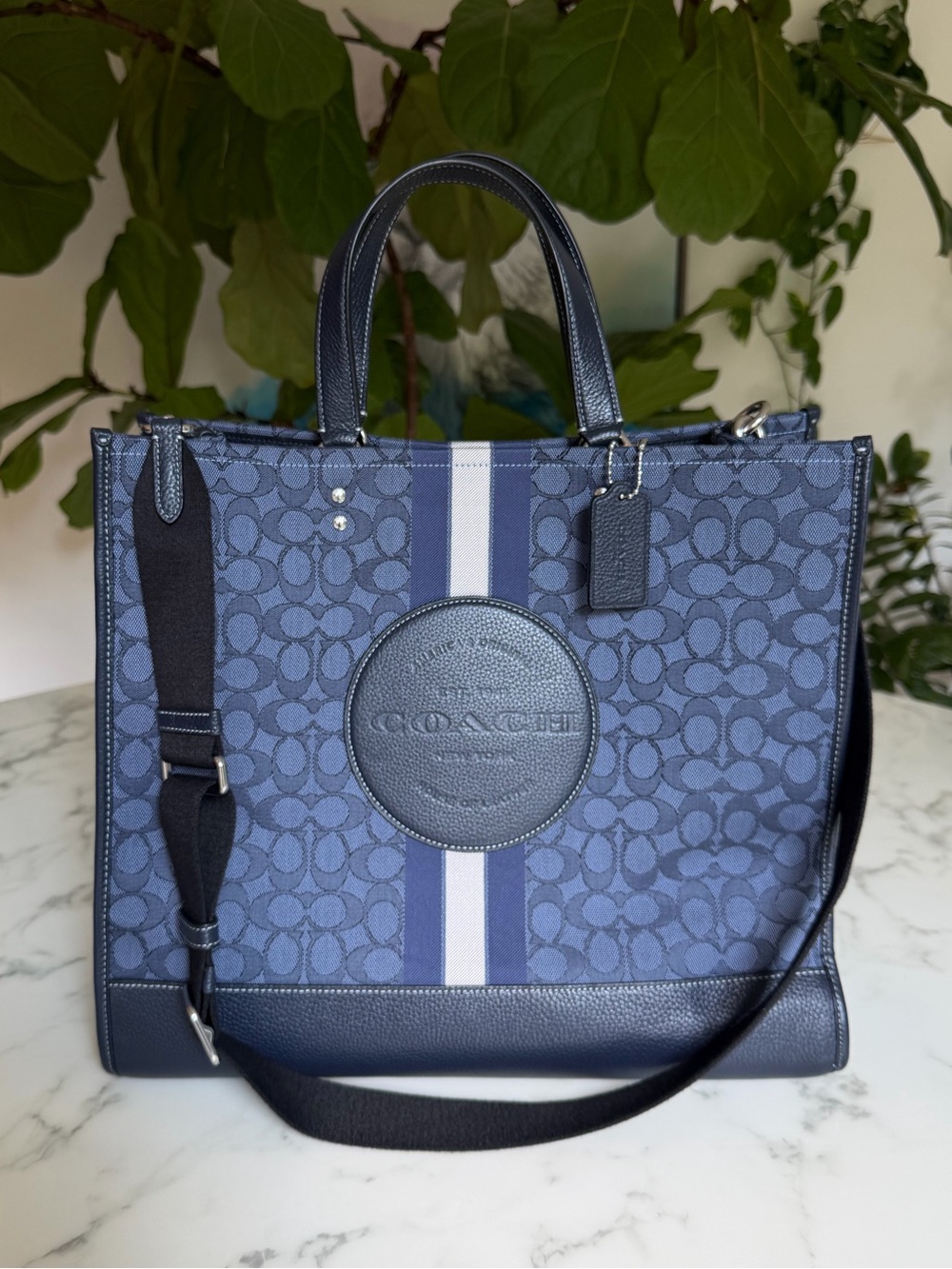 Dempsey Tote Bag 40 Signature Jacquard With Stripe & Coach Patch C1548 Navy Blue